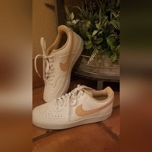 XX SOLD XX Womens nike 8.5